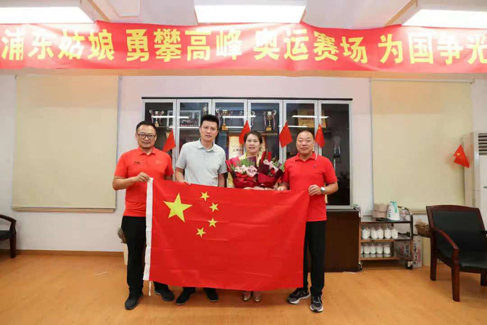 中国女子三人篮球队奥运摘铜 上海姑娘张芷婷“做到了”