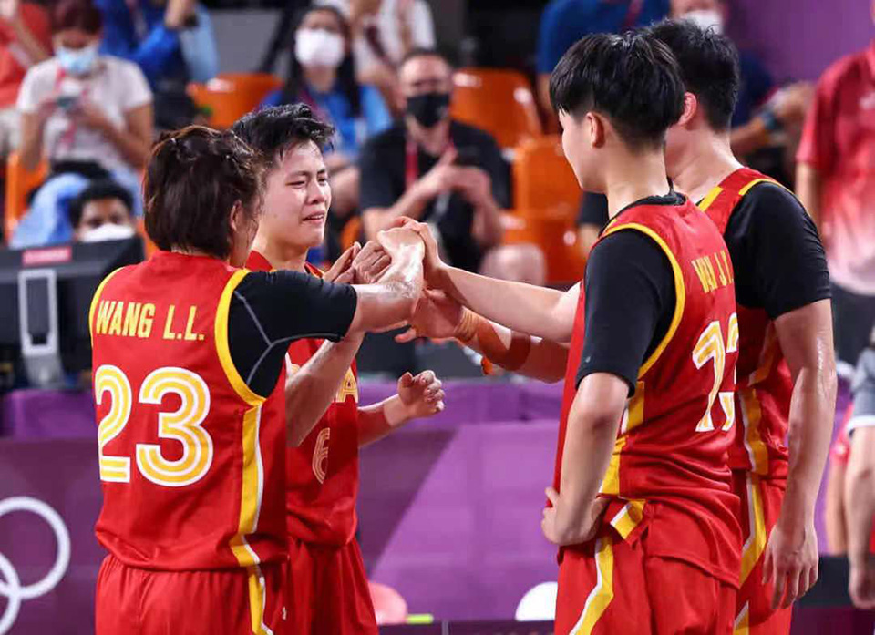 中国女子三人篮球队奥运摘铜 上海姑娘张芷婷“做到了”.jpg