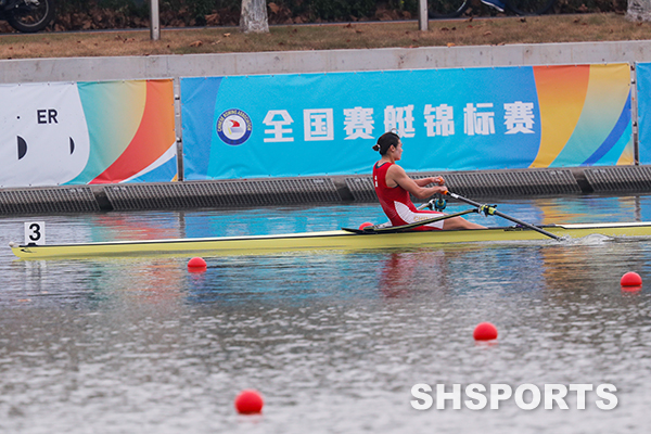 上海队双喜临门 全国赛艇锦标赛首个决赛日上演巅峰对决