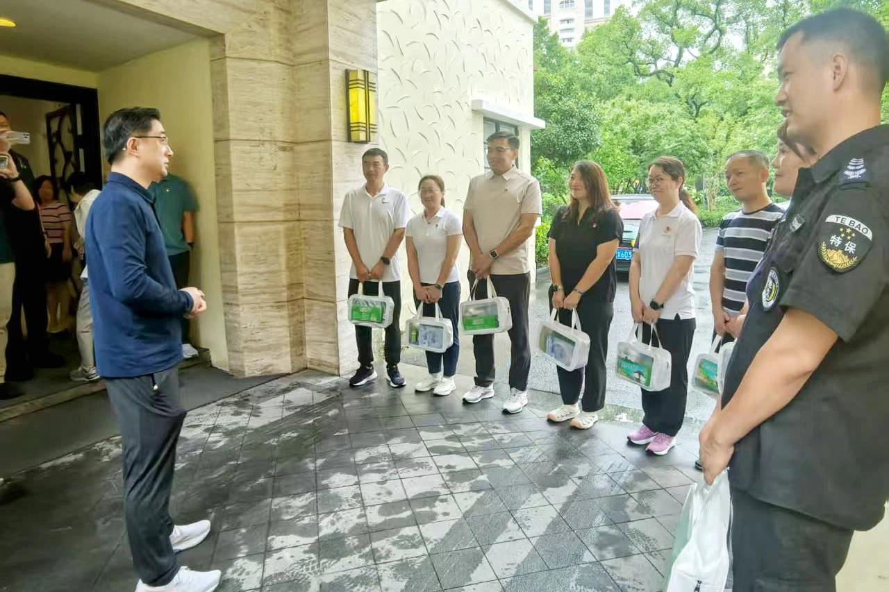 市体育局领导深入一线开展2025年高温慰问活动 (14).jpg