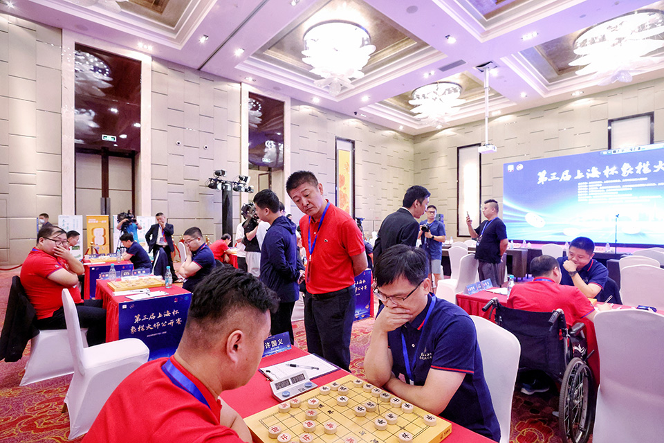 一方棋盘搭起文化之桥 第三届上海杯象棋大师公开赛开幕 (4).jpg