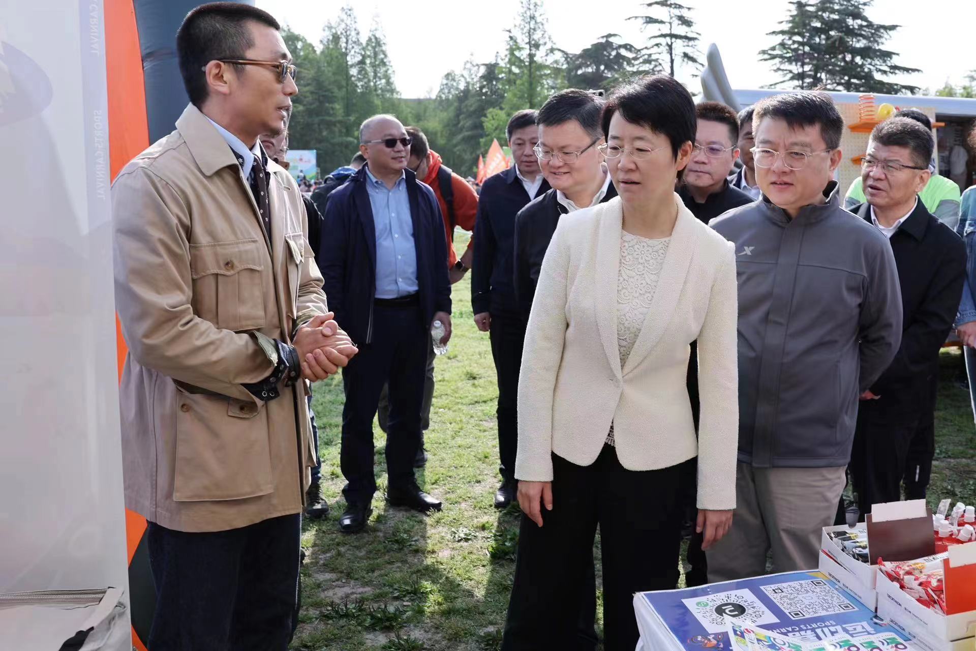 “尚嗨运动” 首届上海体育消费节拉开帷幕.jpg