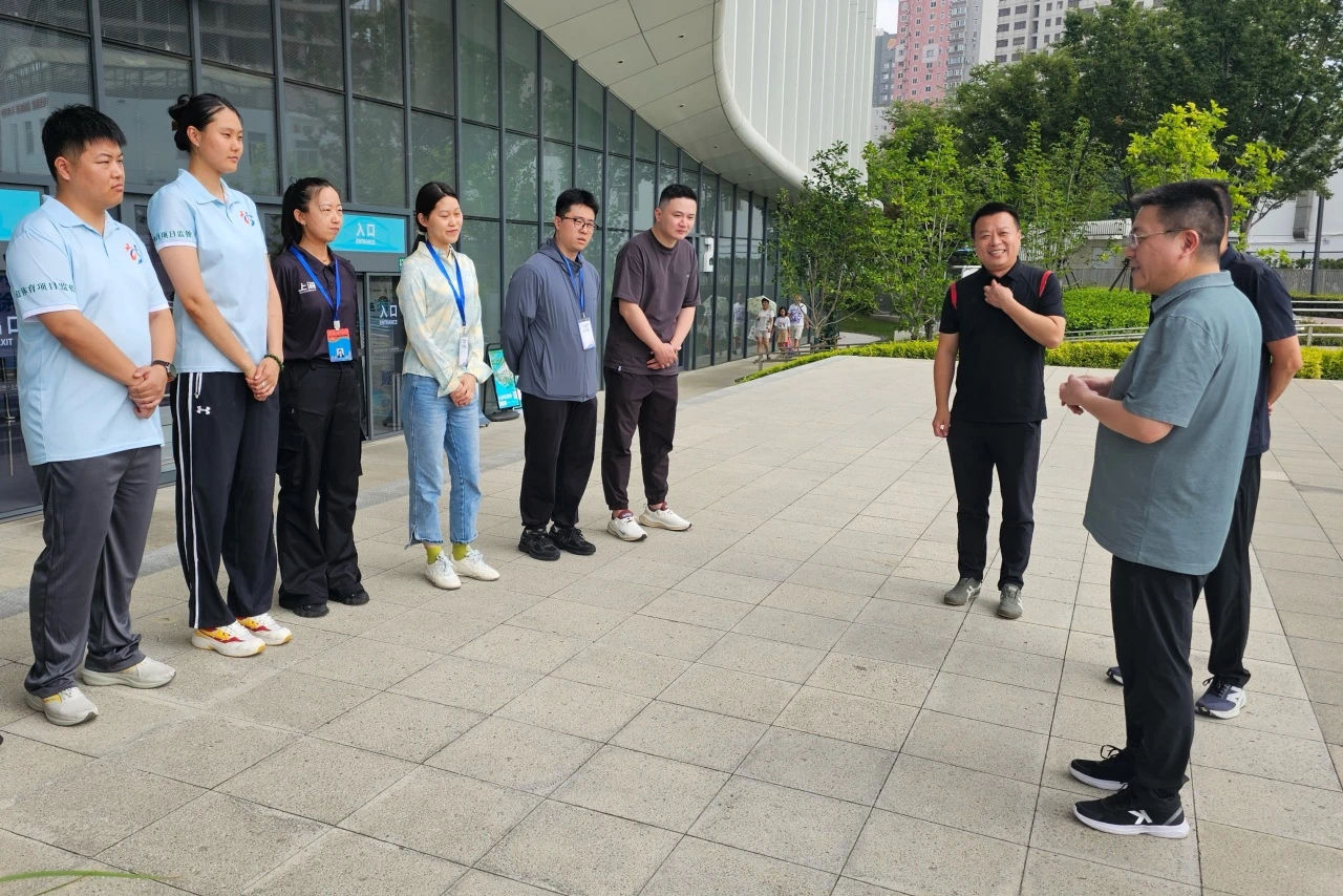 市体育局领导深入一线开展2025年高温慰问活动 (16).jpg