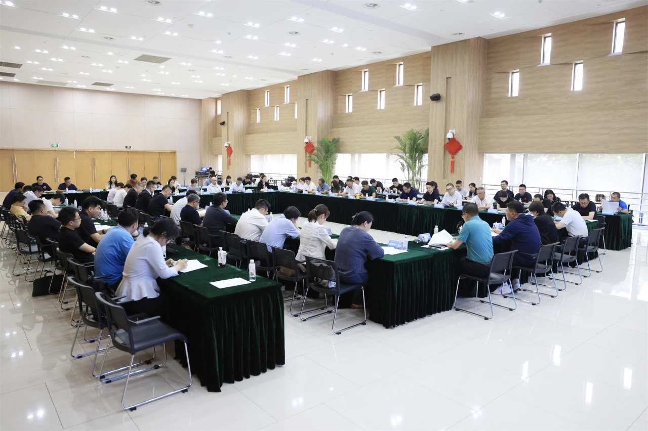 本市首次高危险性体育项目场所夏季开放服务工作动员大会召开.jpg