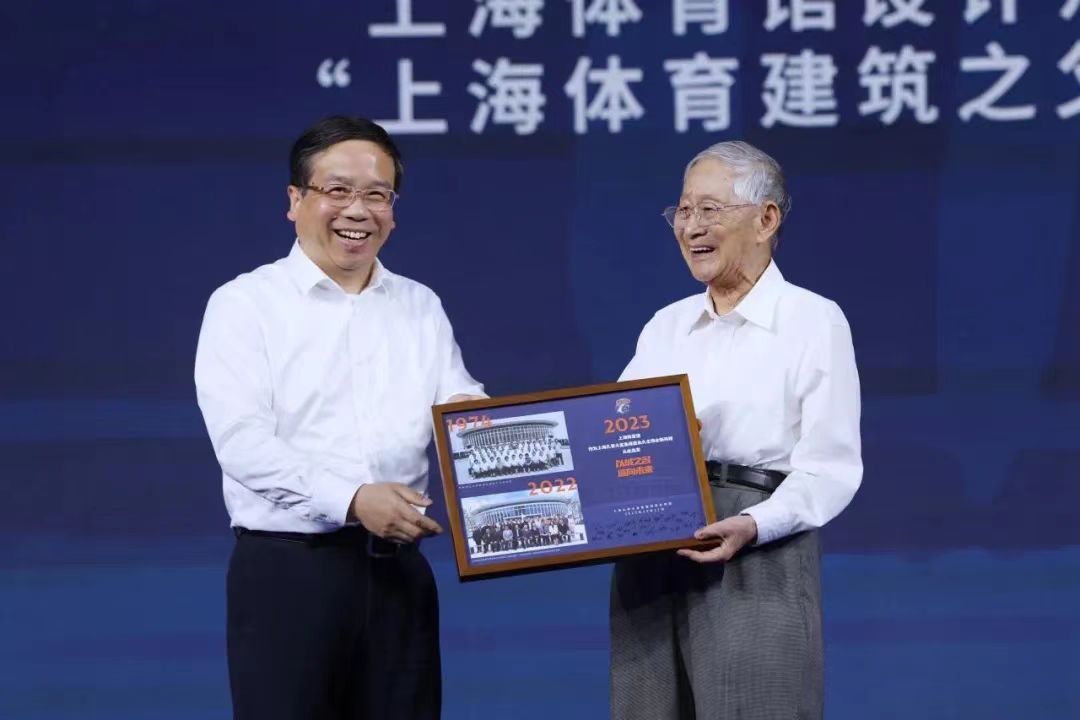上海久事大鲨鱼篮球俱乐部出征2023-2024赛季CBA联赛3.jpg