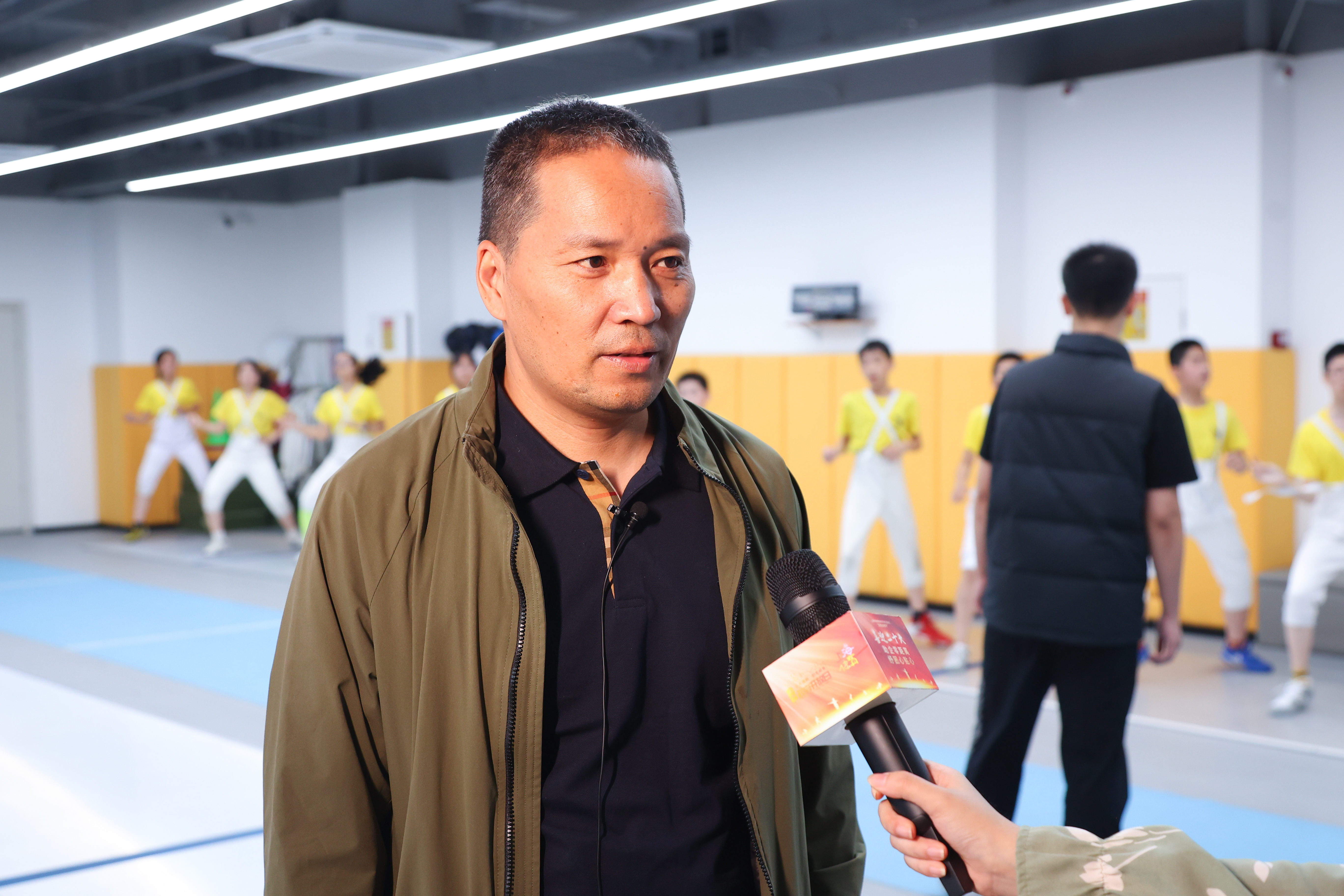 采访市民2.jpg 采访市民2.jpg