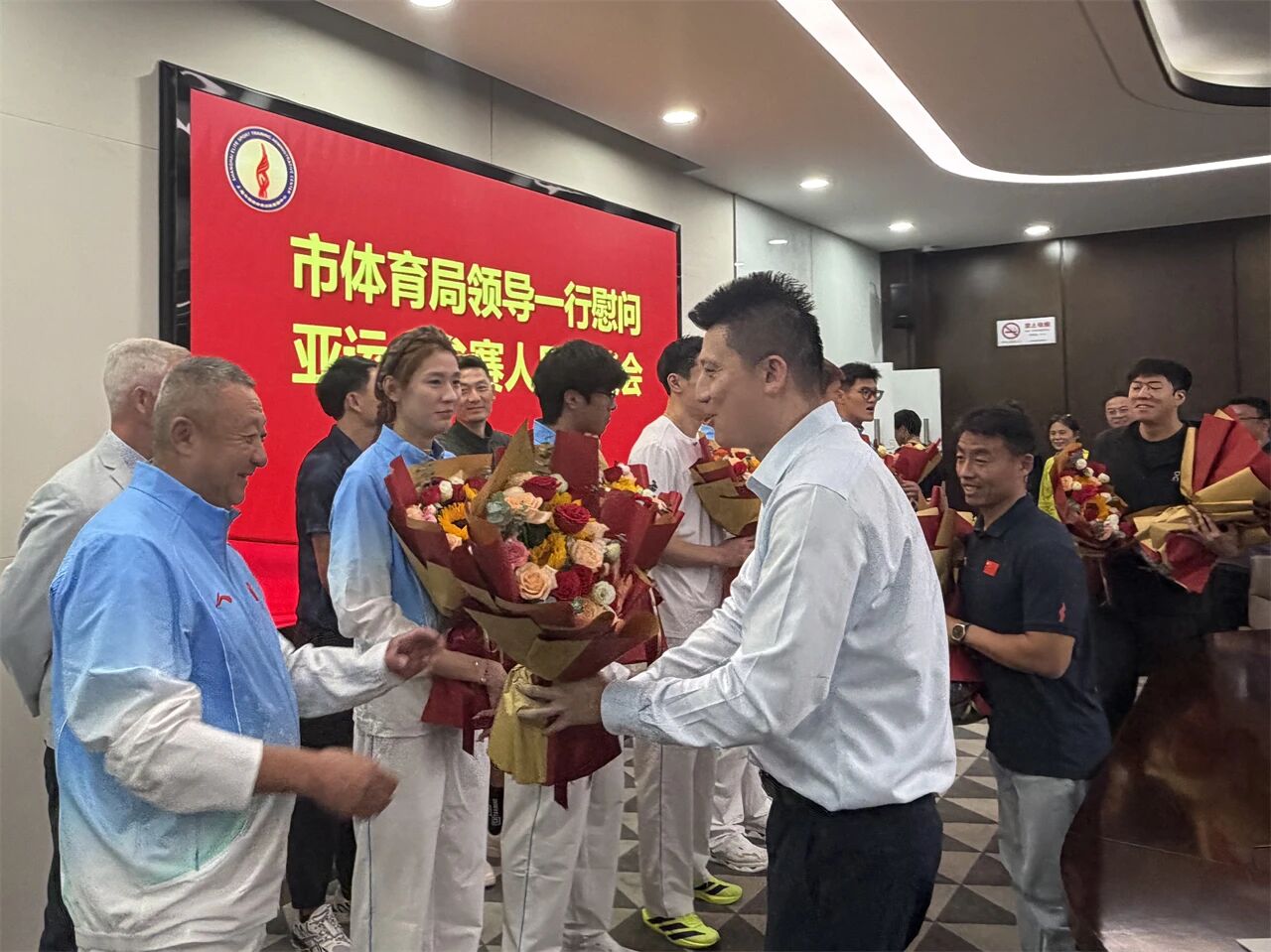 市体育局领导赴运动队看训及慰问亚运会参赛人员 (5).jpg