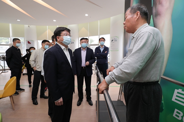 上海市副市长陈群调研体育数字化转型工作.jpg