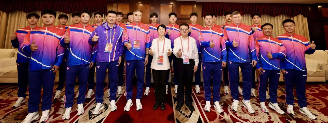 解冬副市长看望慰问十五运会上海体育健儿代表