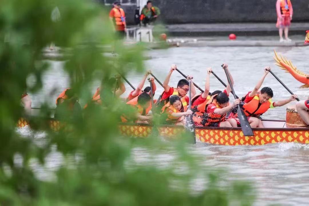 中国龙舟公开赛（上海·普陀站）暨 第十九届上海苏州河城市龙舟国际邀请赛圆满收官 (6).jpg