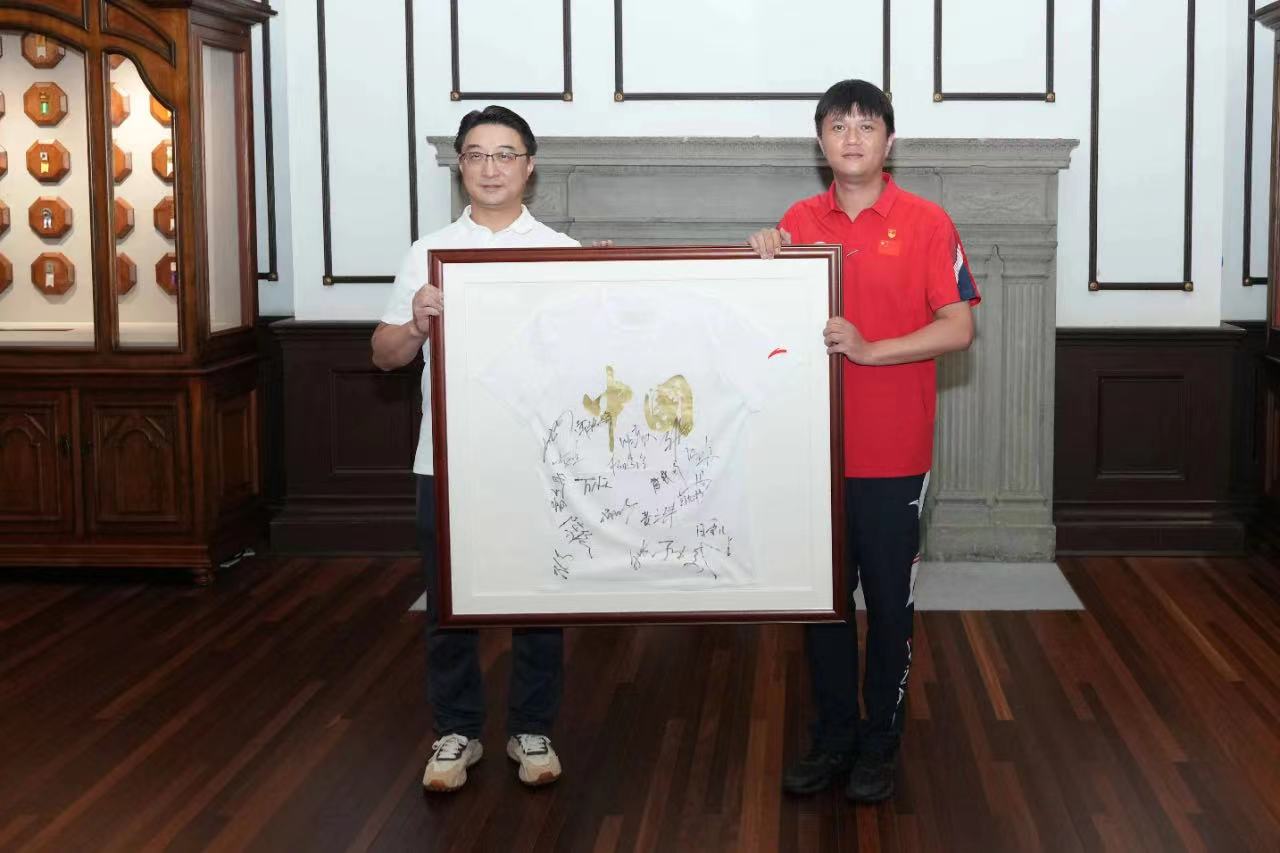 国家游泳队集体参观中共一大纪念馆和上海体育博物馆3.jpg