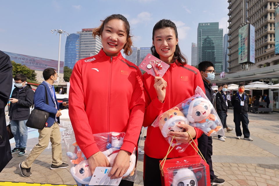 冰雪之约 中国之邀 上海进入“冬奥时间”.jpg