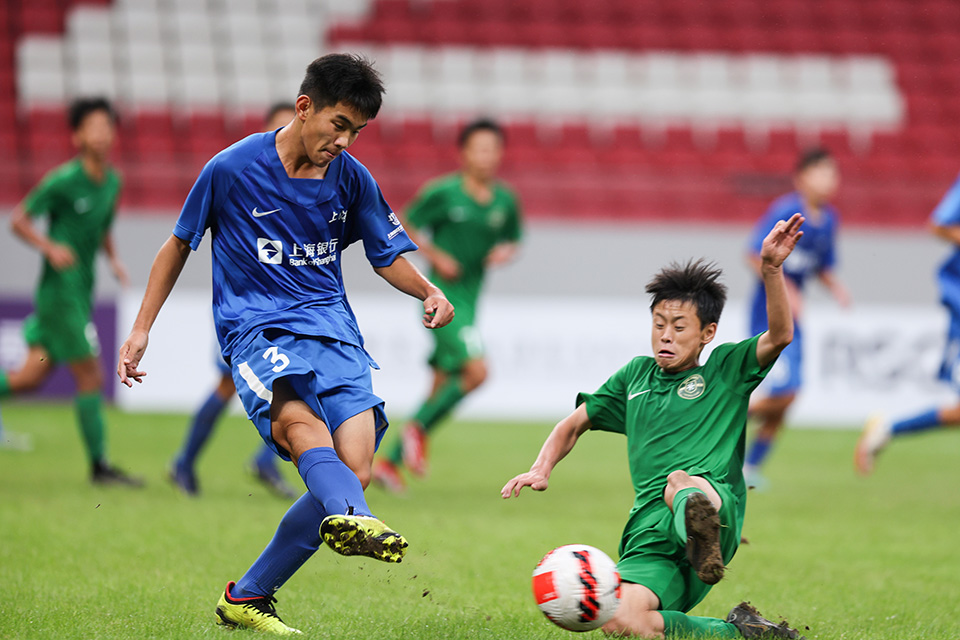 上海U15蓝队夺冠捧杯 首届上海明日之星冠军杯落幕 (7).jpg