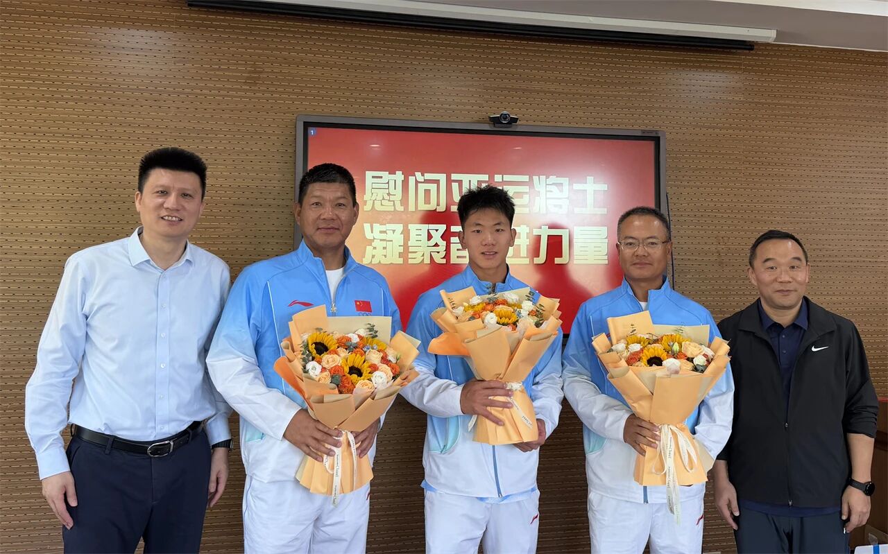 市体育局领导赴运动队看训及慰问亚运会参赛人员 (4).jpg